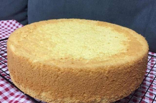 鸡蛋和面粉香甜软嫩比蛋糕店的还好吃凯发K8国际版电饭锅就能做蛋糕只用(图4) 鸡蛋和面粉香甜软嫩比蛋糕店的还好吃凯发K8国际版电饭锅就能做蛋糕只用(图4)