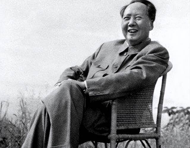 主动向毛主席坦白：私下藏有武器和电台凯发k8一触即发傅作义担任政府实职后(图4)